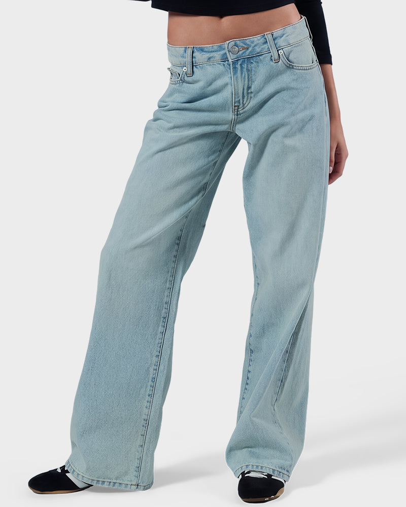 Low-Rise Baggy Jeans in Light Blue Wash